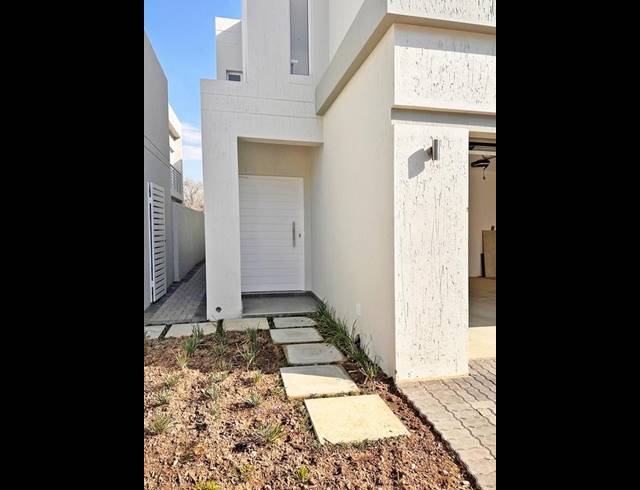 3 BEDROOM HOUSE FOR SALE IN BRYANSTON